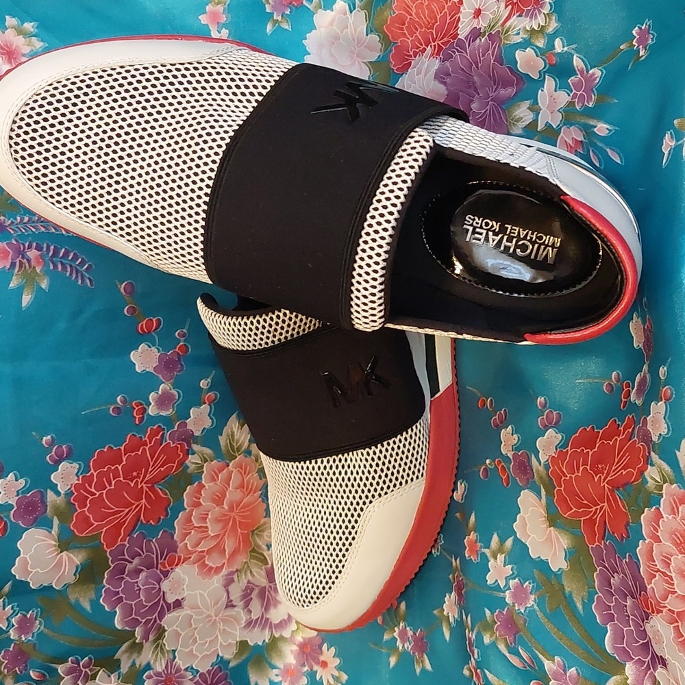 Michael Kors Wedge Shoe 9M
